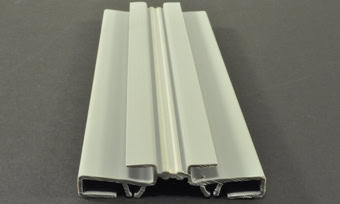 364 flexhingecornerco extrusion(5930)